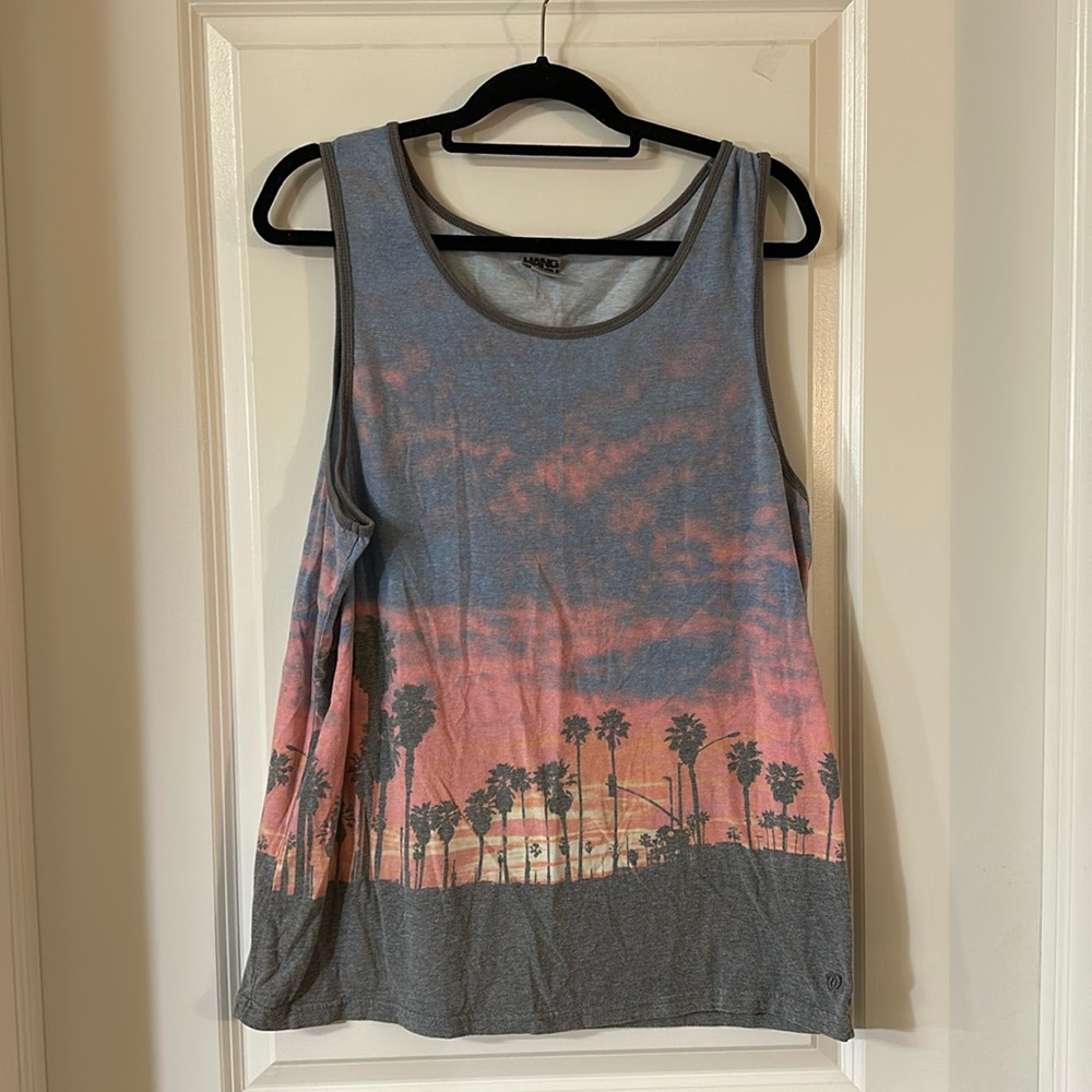 Hang Ten Men’s summer tank, size XXL. Perfect for the beach!